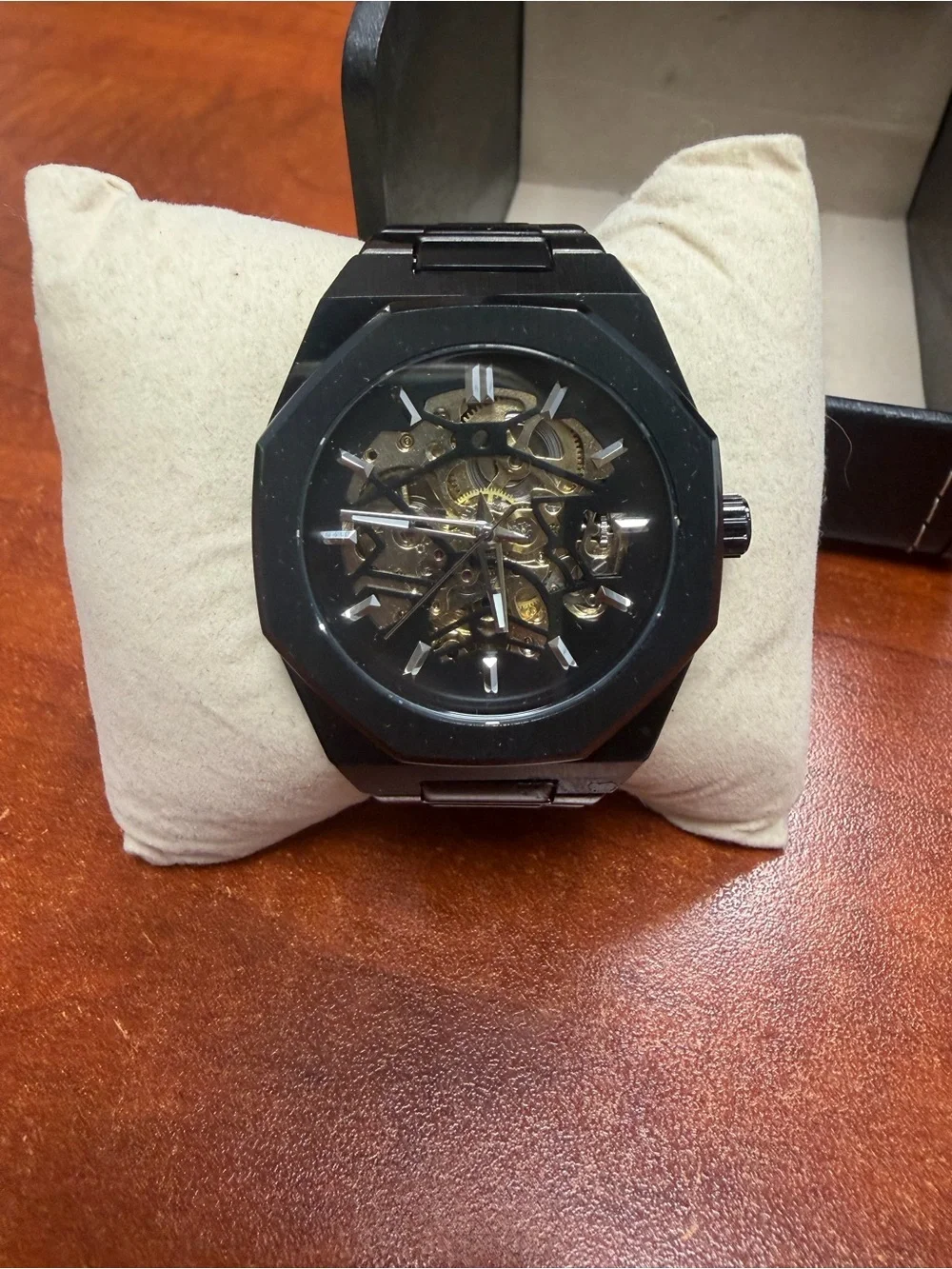 Trio of men’s watch, wallet and grooming kit